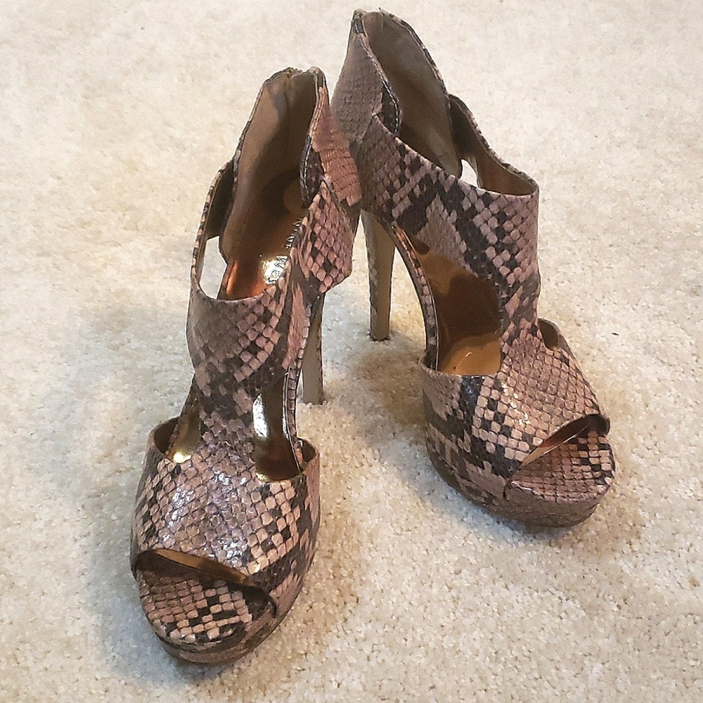 Nine West Snakeskin Platform Heels in Tan and Black